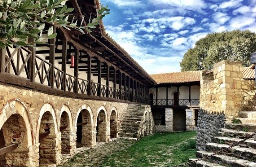 photo de ville de fier en albanie