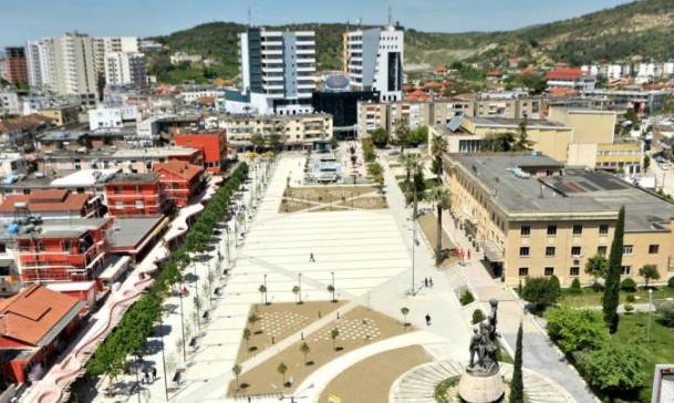 Ville de Lushnje en Albanie